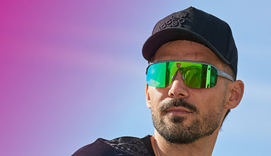 Bekleidung und Merch